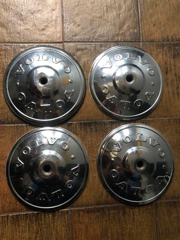 Set van 4 Volvo 100 serie wieldoppen beschikbaar voor biedingen