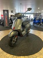 Vespa Sprint S mat grijs 2024 E5 NIEUW 0KM ACTIE!, Fietsen en Brommers, Scooters | Vespa, Nieuw, Benzine, Overige modellen, Maximaal 45 km/u