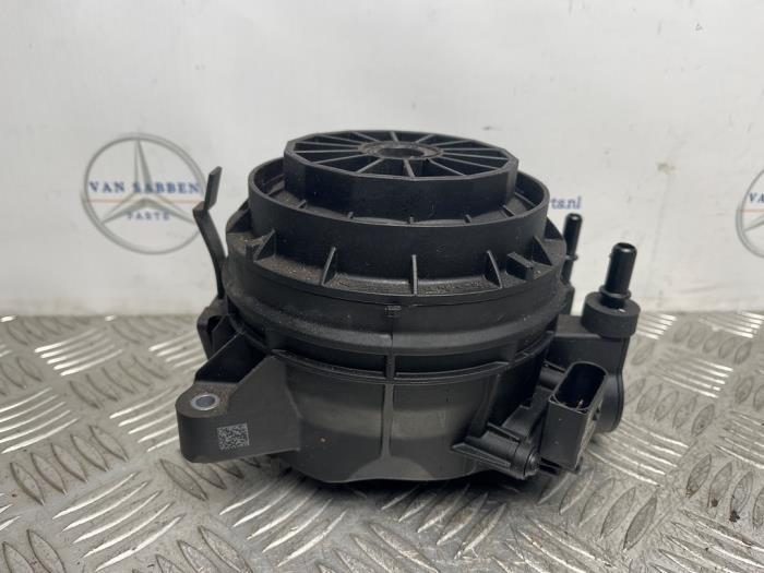 Brandstoffilterhuis van een Mercedes E-Klasse, Auto-onderdelen, Filters, Mercedes-Benz, Gebruikt, 3 maanden garantie