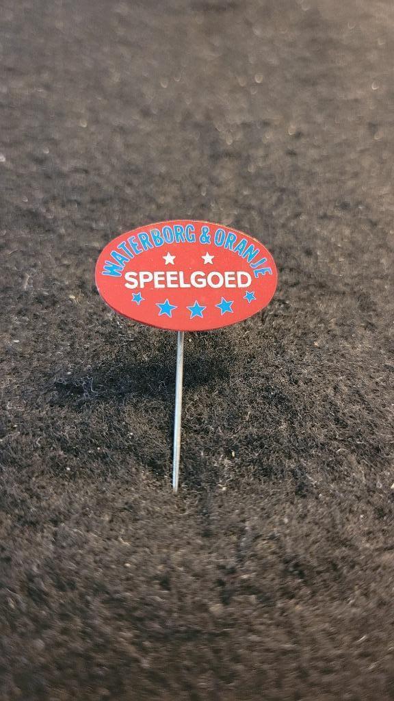 Waterborg en Oranje Groningen speldje, Verzamelen, Speldjes, Pins en Buttons, Zo goed als nieuw, Speldje of Pin, Merk, Verzenden