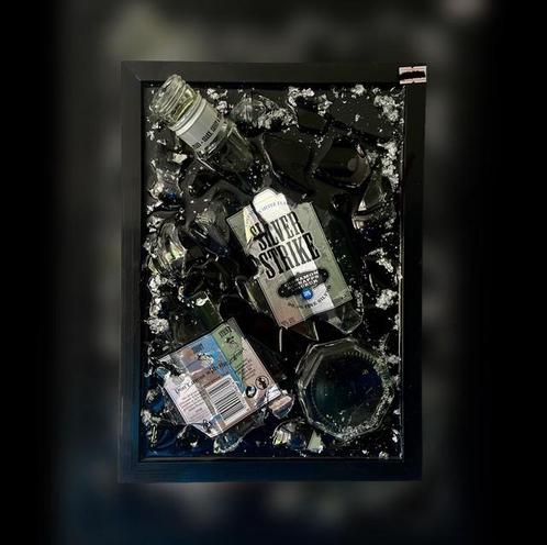 Silverstrike broken bottle, Antiek en Kunst, Kunst | Schilderijen | Modern, Ophalen of Verzenden