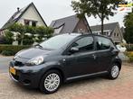 Toyota Aygo 1.0-12V Exclusive 108.000 km NL-AUTO-NAP., Auto's, Voorwielaandrijving, Stof, Zwart, 4 stoelen