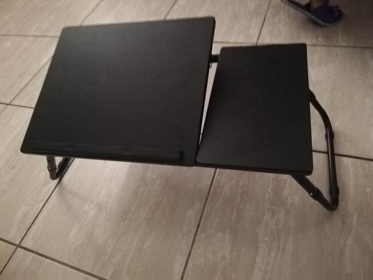 Handige bedtafel / laptoptafel, Computers en Software, Laptoptafels, Gebruikt, In hoogte verstelbaar, Ophalen of Verzenden
