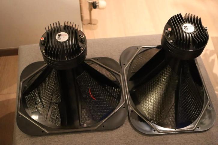 18 Sound NSD1480N + XT1464 compressiedrivers, Audio, Tv en Foto, Luidsprekers, Zo goed als nieuw, Front, Rear of Stereo speakers