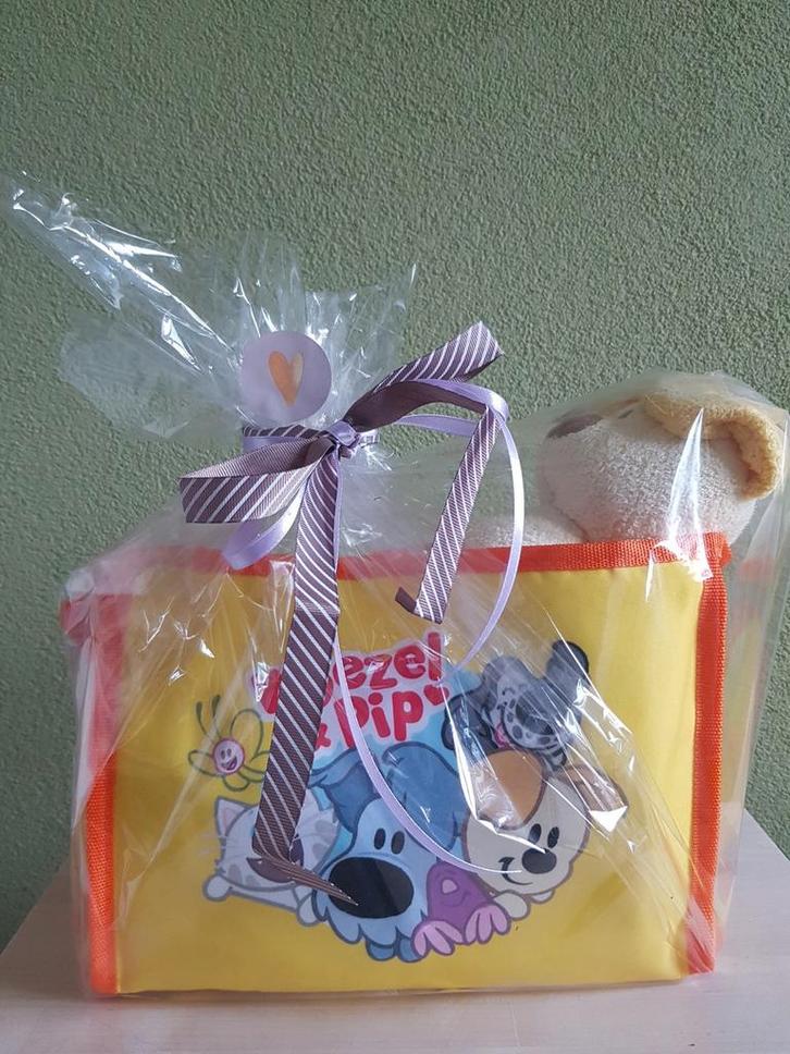 Kraamcadeau Woezel & Pip in leuke Zwitsal toilettas, Kinderen en Baby's, Kraamcadeaus en Geboorteborden, Nieuw, Kraamcadeau, Ophalen of Verzenden