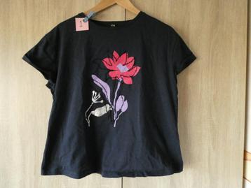Donkerblauwe t shirt beschikbaar voor biedingen