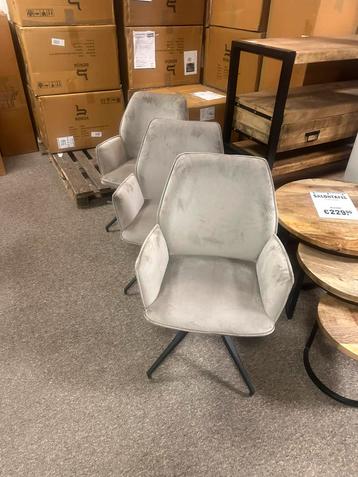 Mega actie draaieetkamerstoel van 289 voor 89 beschikbaar voor biedingen