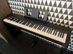 YAMAHA P45 digitale piano met onderstel en sustain pedaal, Muziek en Instrumenten, Ophalen, Zo goed als nieuw, Zwart