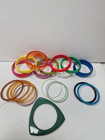 20 leuke vintage armbanden. beschikbaar voor biedingen