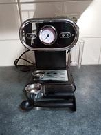 Mooie Espresso koffie machine i.z.g.s. weinig gebruikt !, Witgoed en Apparatuur, 4 tot 10 kopjes, Ophalen of Verzenden, Afneembaar waterreservoir