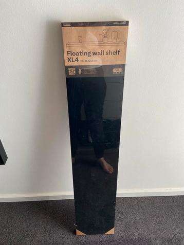 Duraline wandplank zwart nieuw met gat van € 35,- > beschikbaar voor biedingen