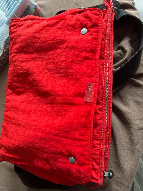 Rode Kipling luiertas, Sieraden, Tassen en Uiterlijk, Tassen | Reistassen en Weekendtassen, Zo goed als nieuw, Rood, 30 cm of meer