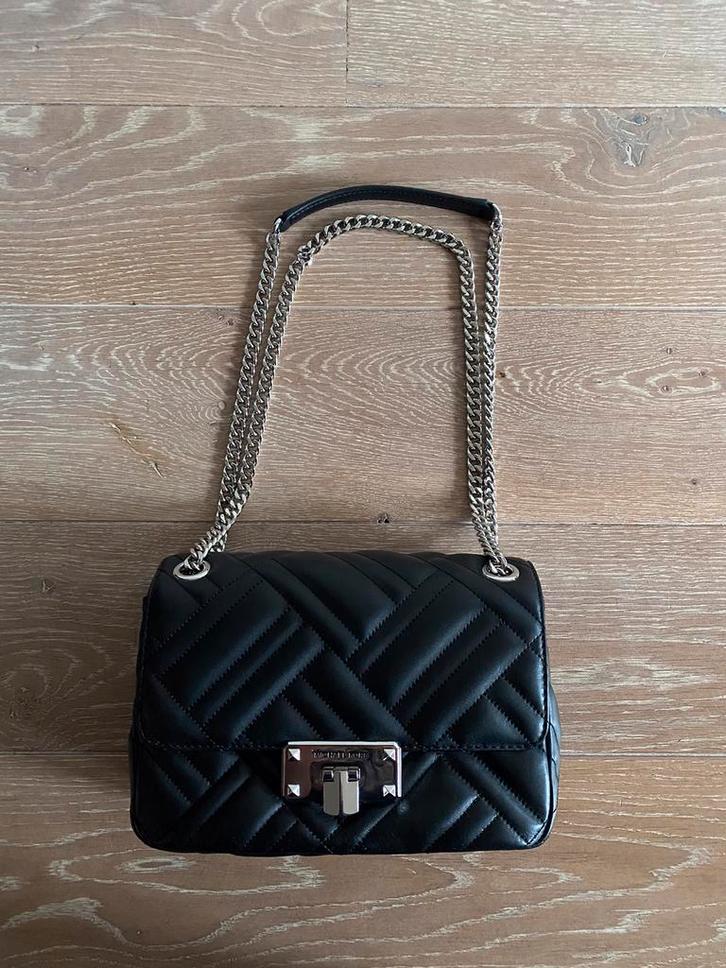 Mooie leren tas van Micheal Kors, Sieraden, Tassen en Uiterlijk, Tassen | Damestassen, Zo goed als nieuw, Handtas, Zwart, Ophalen of Verzenden