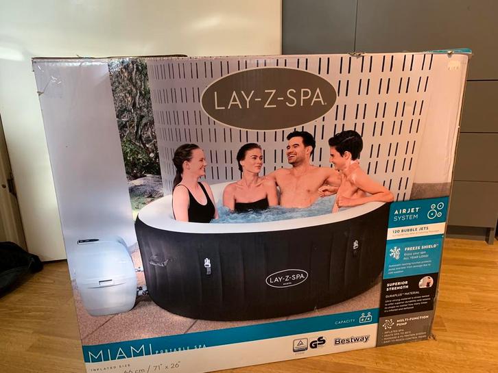 Lay Z Spa Miami Opblaasbaar jacuzzi bubbelbad hottub, Tuin en Terras, Bubbelbaden en Hottubs, Zo goed als nieuw, Opblaasbaar, Afdekzeil