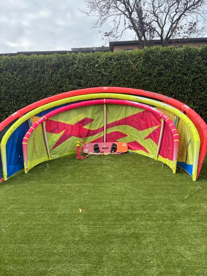 F-One Bandit Kitesurf Set compleet (9,12,14 + bar + board), Watersport en Boten, Kitesurfen, Gebruikt, Kitesurf-set, 9 m², Twintip