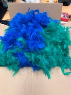 Volle doos met blauwe en groene veren boa’s, Ophalen of Verzenden, Gebruikt, Accessoires