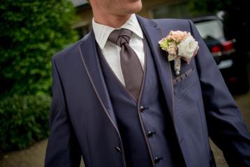 Trouwpak Wilvorst Petrol Blauw met taupe details beschikbaar voor biedingen