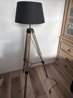 Houten Tripod Lamp met Zwarte Kap, Huis en Inrichting, Lampen | Vloerlampen, Ophalen, Zo goed als nieuw, Hout, 150 tot 200 cm