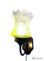 Wandlamp antiek hout - messing met groene kap glas, Ophalen of Verzenden, Glas, Antiek / klassiek