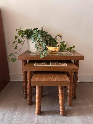 Set van 3 houten tafeltjes mimi set beschikbaar voor biedingen