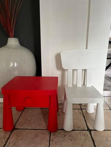 IKEA Kindertafel met laadje en stoeltje beschikbaar voor biedingen