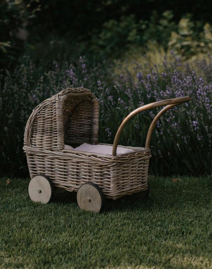 Nieuwe rotan poppenwagentjes, Kinderen en Baby's, Speelgoed | Poppen, Nieuw, Ophalen of Verzenden