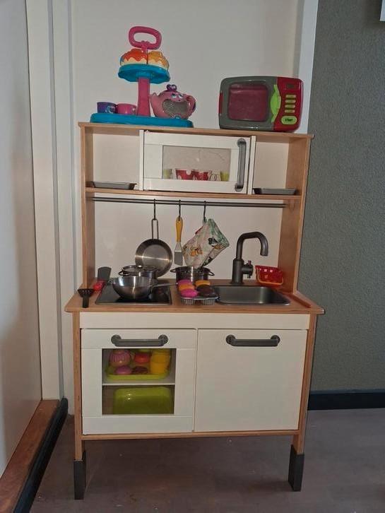 Houten speelkeuken, V tech tante Jet theeset en magnetron, Kinderen en Baby's, Speelgoed | Speelkeukens, Gebruikt, Ophalen