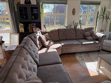Grote comfortabele hoekbank (gratis bezorging) beschikbaar voor biedingen