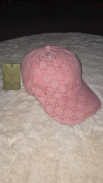 Roze gucci dubai pet, maat M 58cm beschikbaar voor biedingen