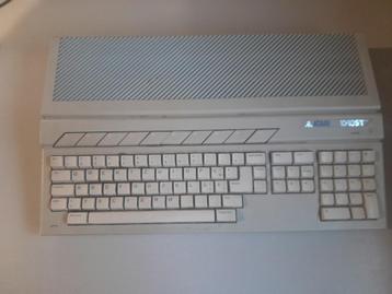Atari 1040 STfm beschikbaar voor biedingen