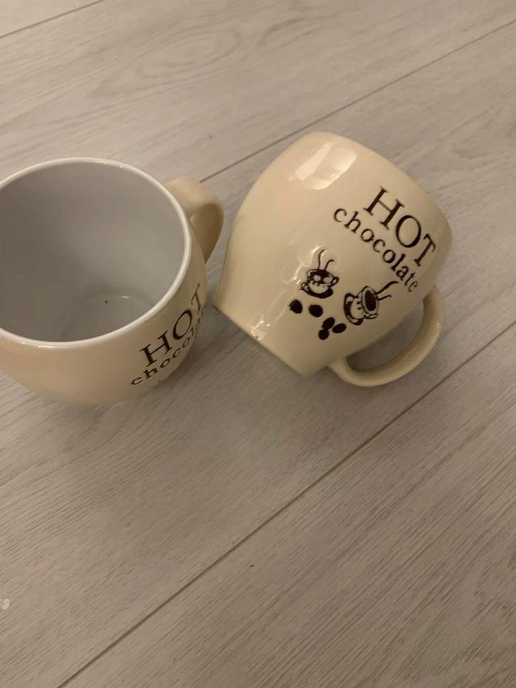 Hot Chocolate Mokken Set, Huis en Inrichting, Keuken | Servies, Zo goed als nieuw, Kop(pen) en/of Schotel(s), Overige stijlen
