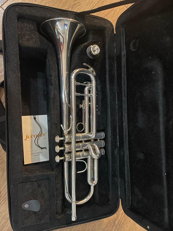 Levante Bb Trompet - Zo Goed Als Nieuw!, Muziek en Instrumenten, Blaasinstrumenten | Trompetten, Zo goed als nieuw, Bes-trompet