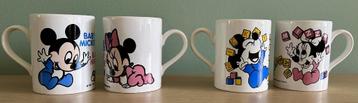 Vier vintage Disney mokken baby Minnie en Mickey Mouse beschikbaar voor biedingen