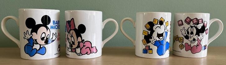 Vier vintage Disney mokken baby Minnie en Mickey Mouse, Verzamelen, Disney, Gebruikt, Servies, Mickey Mouse, Ophalen of Verzenden