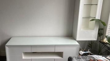 Complete inboedels tv kast/boekenkast/salontafel/vitrinekast beschikbaar voor biedingen