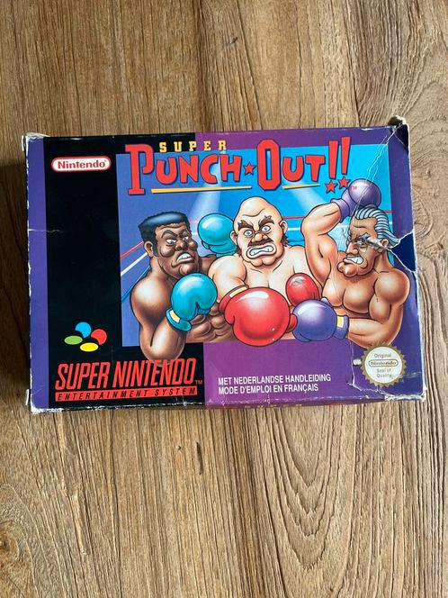 Super Punch-Out!! Doosje ( gehavend), Spelcomputers en Games, Games | Nintendo Super NES, Gebruikt, Vechten, 1 speler, Vanaf 7 jaar