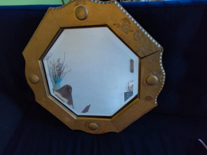 Vintage 6-kantige geslepen spiegel, houten lijst met buttons, Huis en Inrichting, Woonaccessoires | Spiegels, Gebruikt, Minder dan 50 cm