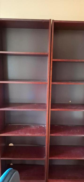 4 boekenkasten met verlichting  beschikbaar voor biedingen
