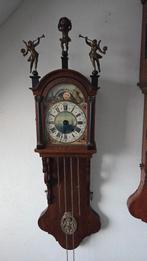 FRIESCHE EIKEN WANDKLOK JAREN '50-, Antiek en Kunst, Antiek | Klokken, Ophalen