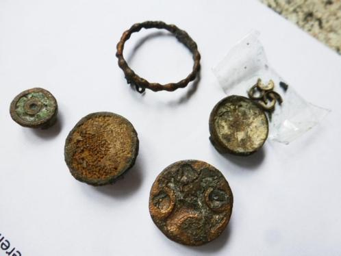 Bodemvondsten Vijf Prachtige schijf fibula Karolingisch, Antiek en Kunst, Antiek | Koper en Brons, Brons, Verzenden