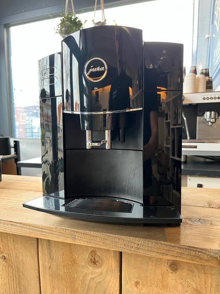 Jura D4 - Piano Black - Gereviseerd - Garantie, Witgoed en Apparatuur, Koffiezetapparaten, Refurbished, Koffiebonen, Koffiemachine