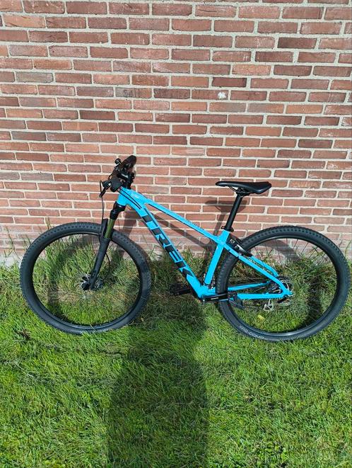 Trek Marlin 5 Gen 2 - Blauw, Fietsen en Brommers, Fietsen | Mountainbikes en ATB, Zo goed als nieuw, Dames, Trek, 53 tot 57 cm