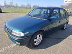 Opel Astra 1.6i Season eerste eigenaar 163282 km, Stof, Gebruikt, Zwart, 4 cilinders