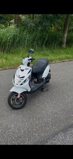 Piaggio zip 50cc 4t, Fietsen en Brommers, Scooters | Piaggio, Maximaal 45 km/u, Zip, Ophalen of Verzenden, Zo goed als nieuw