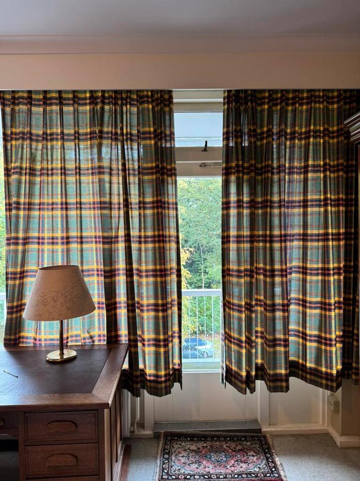 Leuke retro geblokte gordijnen - 2 panelen, Huis en Inrichting, Stoffering | Gordijnen en Lamellen, Zo goed als nieuw, 200 cm of meer