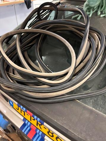 3x deurrubber zwart creme bmw e34 beschikbaar voor biedingen