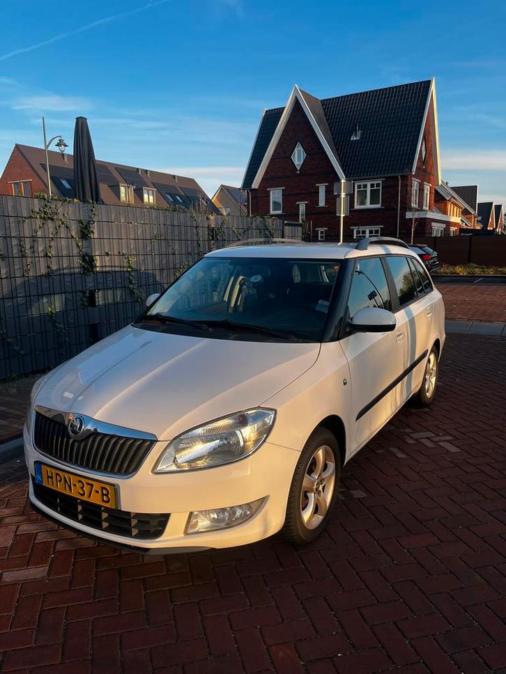 Skoda Fabia 1.2 TSI 63KW Combi 2013 Wit, Auto's, Skoda, Bedrijf, Fabia, Benzine, Stationwagon, Handgeschakeld, Geïmporteerd, Wit