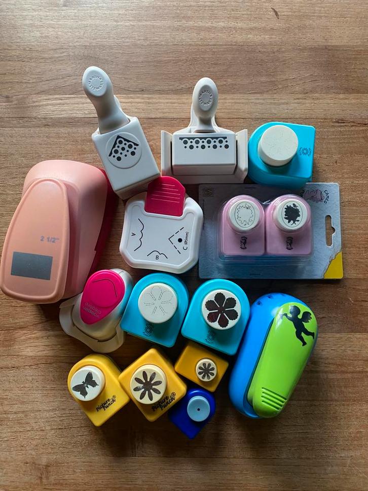 Heel veel ponsen, o.a. Martha Stewart, Hobby en Vrije tijd, Scrapbooking, Zo goed als nieuw, Overige typen, Overige merken, Ophalen