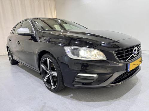 Volvo v-60 2.0 D4 Business R-Design 140kW (bj 2018), Auto diversen, Schadeauto's, Handgeschakeld, Diesel, Stationwagon, Zwart