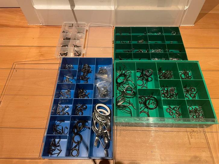 Hengelbouw ogen diverse meken en maten voer dozen vol, Watersport en Boten, Hengelsport | Algemeen, Zo goed als nieuw, Ophalen of Verzenden